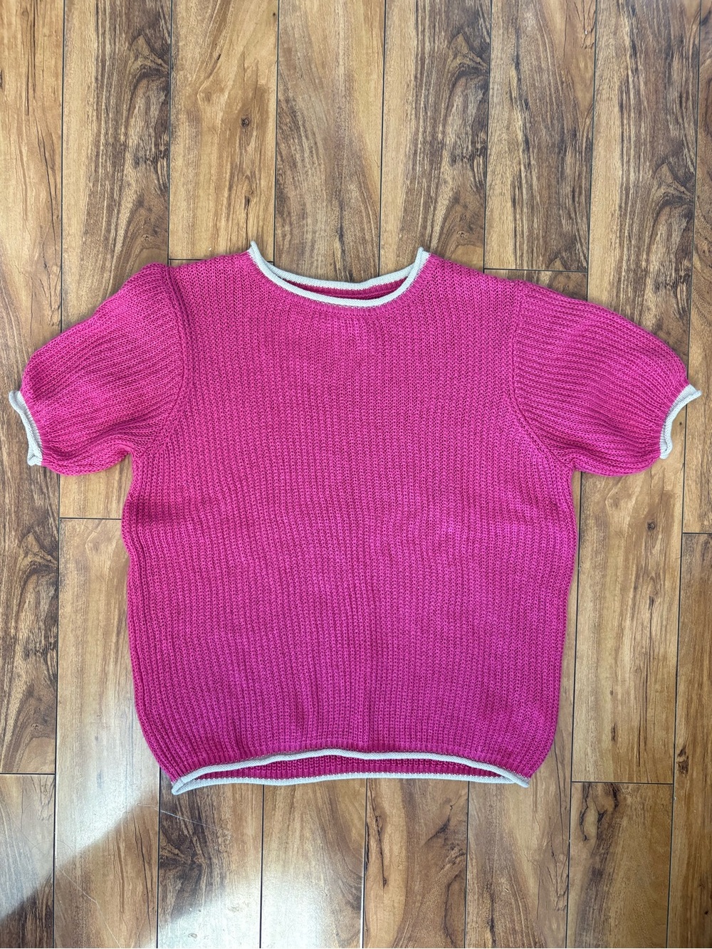 Short-Sleeve Knit Top with White Trim